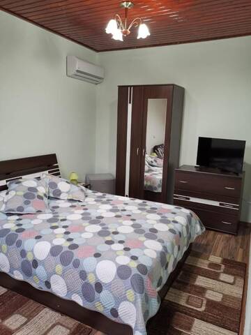 Фото номера Номер с кроватью размера «king-size» Проживание в семье Casa Suzy &amp; Roxy г. Arpaşu de Jos 2