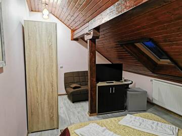 Фото номера Номер с кроватью размера &quot;queen-size&quot; и видом на сад Проживание в семье Casa Suzy &amp; Roxy г. Arpaşu de Jos 4