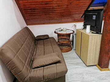 Фото номера Номер с кроватью размера &quot;queen-size&quot; и видом на сад Проживание в семье Casa Suzy &amp; Roxy г. Arpaşu de Jos 5